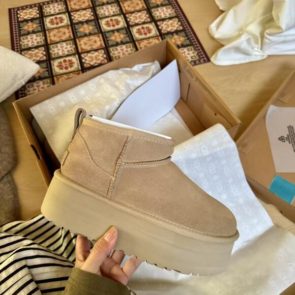 UGG Classic Ultra Mini Platform Boot - Picture 6 of 6